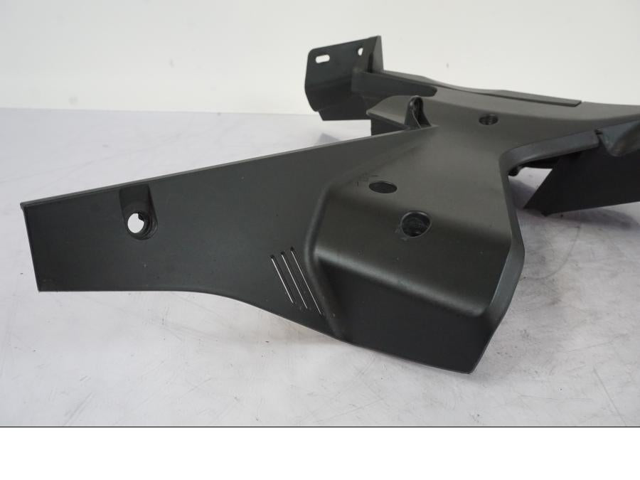 Baksidan på Innerskärm från en KTM 1290 Super Duke -2019 motorcykel.