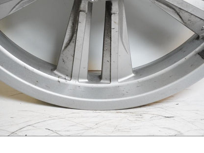 Höger sida på Fälg från en Honda CTX 1300 -2014 motorcykel.