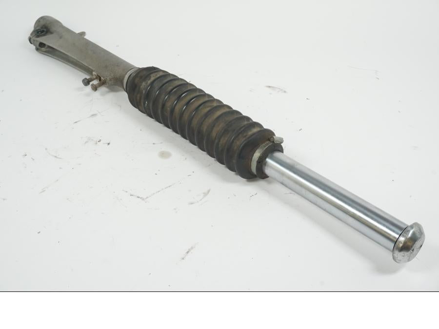 Vänster sida på Gaffelben från en BMW R 60 -1971 motorcykel.