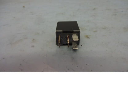 Baksidan på Relä från en H-D Touring Road King Custom FLHRSI -2004 motorcykel.