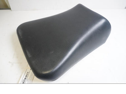 Framsidan på Sadel från en Yamaha YZF 750 R -1994 motorcykel.