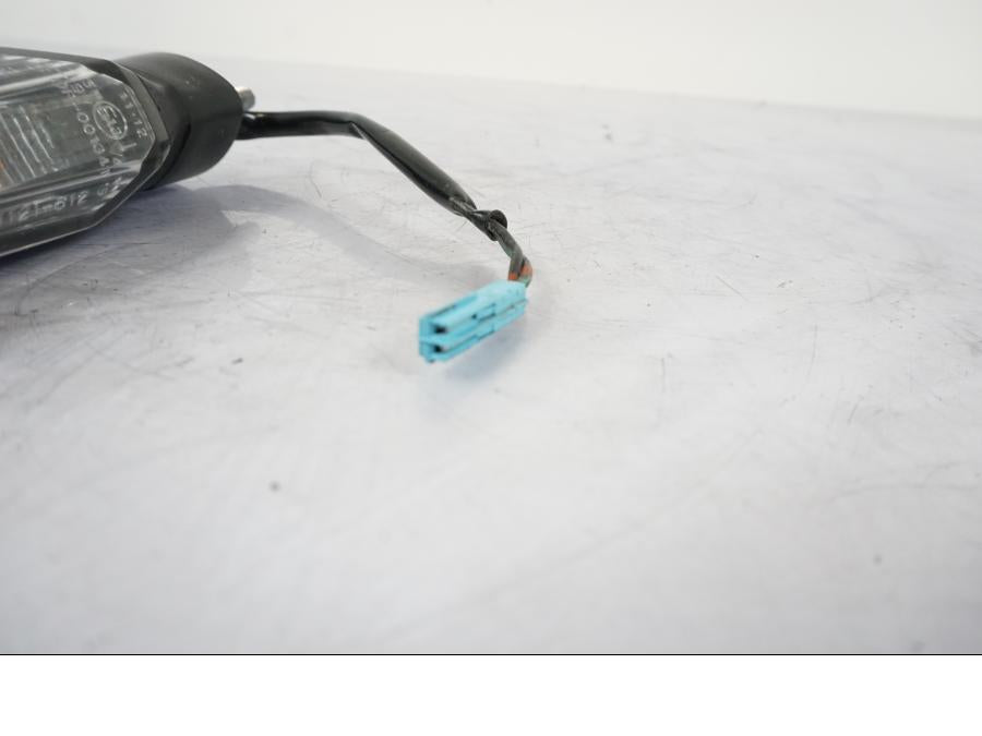 Vänster sida på Blinkers LED från en Honda CRF 1000 Africa Twin -2016 motorcykel.