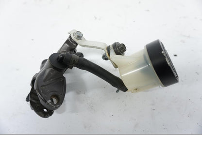 Snett uppifrån på Bromshuvudcylinder från en Honda CBR 1000 RR -2006 motorcykel.