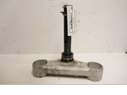 Framsidan på Gaffelkrona från en KTM RC8 -2009 motorcykel.