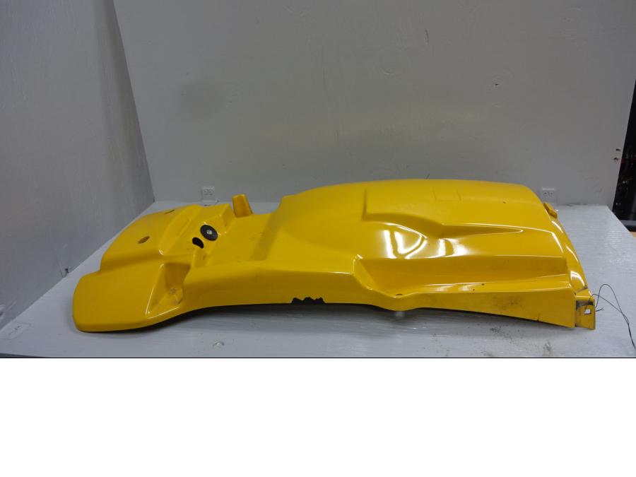 Baksidan på Bakskärm från en BMW R 1150 GS -1999 motorcykel.