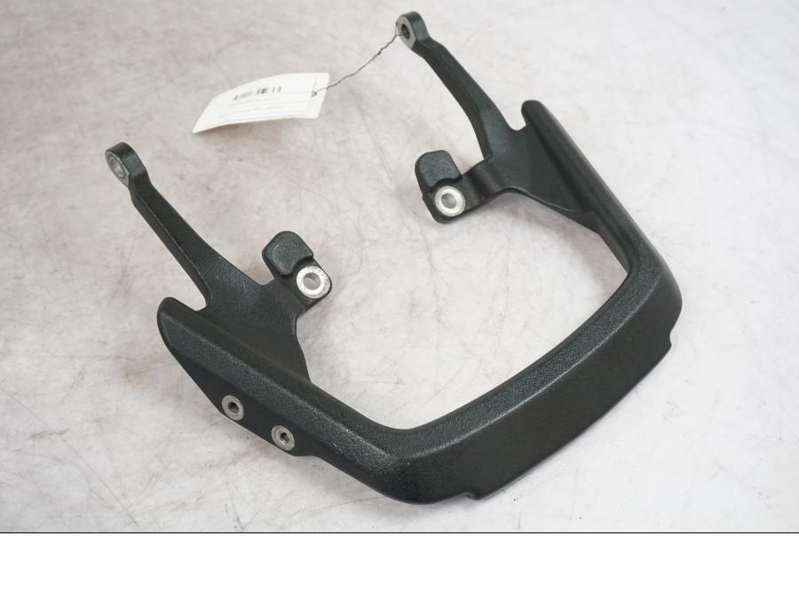 Framsidan på Passagerarbåge från en Triumph Tiger -2009 motorcykel.