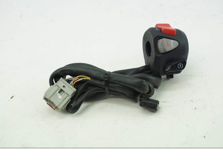 Framsidan på Styrelreglage från en Honda VFR 1200 -2012 motorcykel.