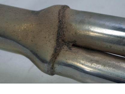 Snett uppifrån på Grenrör från en Triumph Thunderbird 900 -2000 motorcykel.