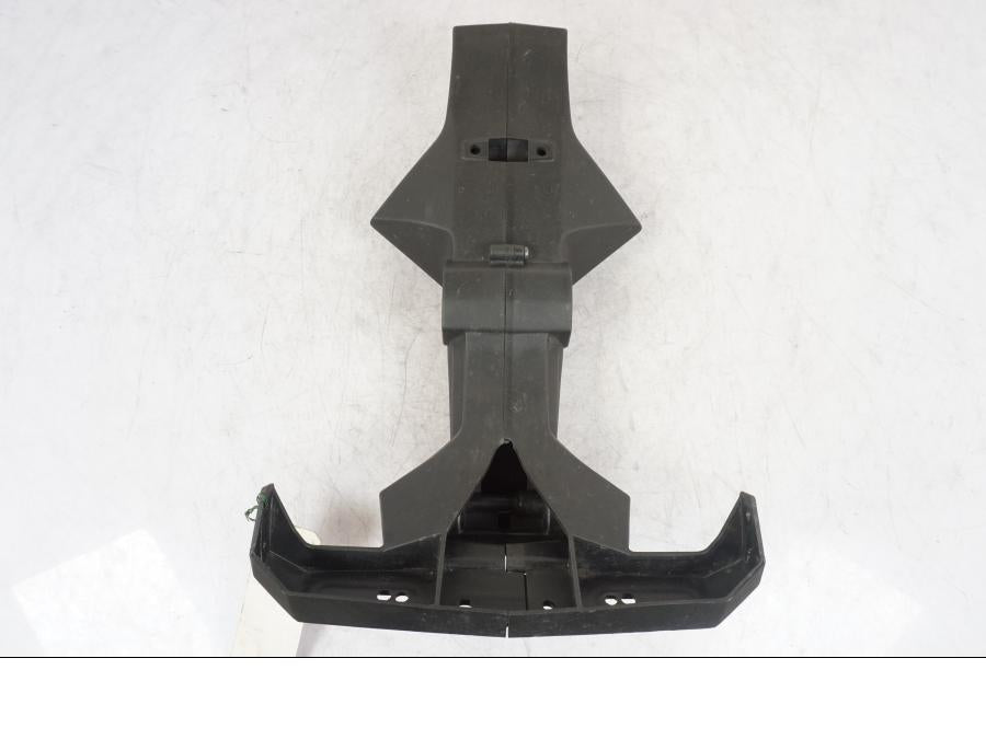 Snett uppifrån på Skylthållare från en Kawasaki Z 900 -2018 motorcykel.