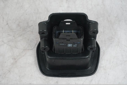 Snett nerifrån på Värmeväxlare från en Ducati Multistrada V4 -2024 motorcykel.