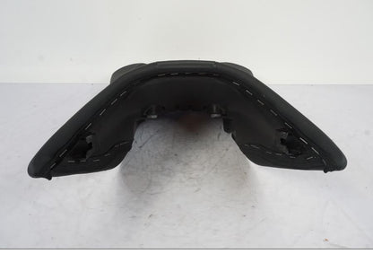 Snett uppifrån på Sadel från en KTM 1290 Super Duke -2019 motorcykel.