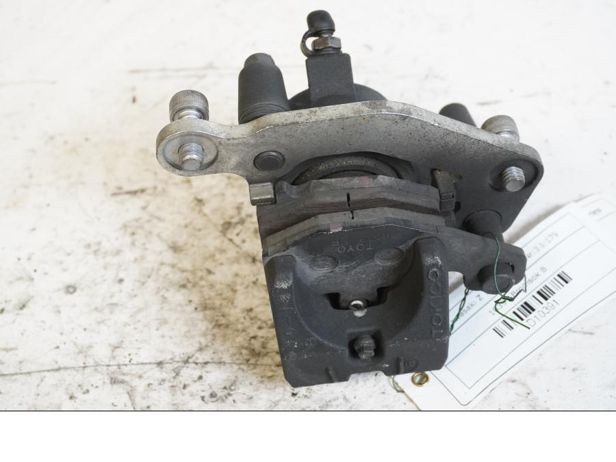 Baksidan på Bromsok från en Kawasaki Z 1000 -2011 motorcykel.