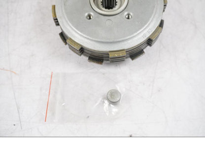 Snett nerifrån på Lameller från en KTM 125 Duke -2017 motorcykel.