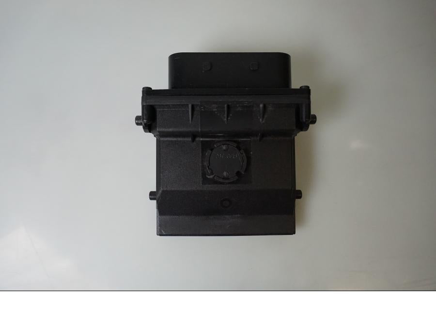 Baksidan på ESA Control Unit från en BMW S 1000 RR -2015 motorcykel.