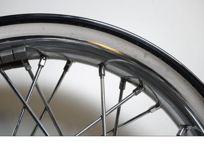 Extrabild6 på Fälg från en H-D Touring Road King FLHRC -2016 motorcykel.