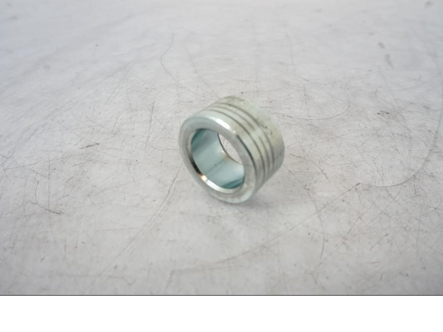 Baksidan på Fälgspacer från en Kawasaki Z 800 -2014 motorcykel.