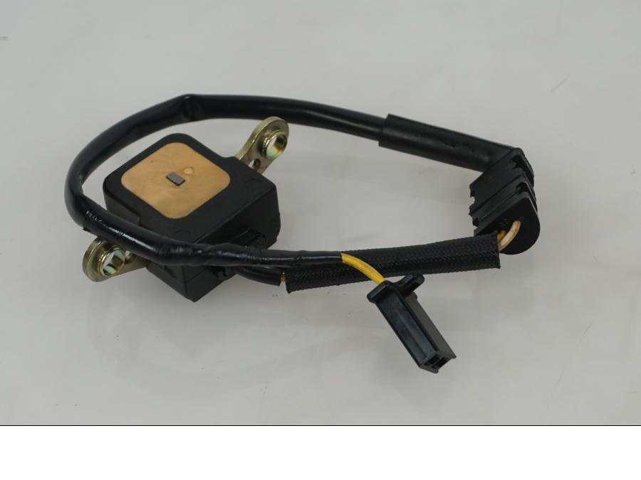 Framsidan på Tändpickup från en Honda CBR 900 RR -1997 motorcykel.