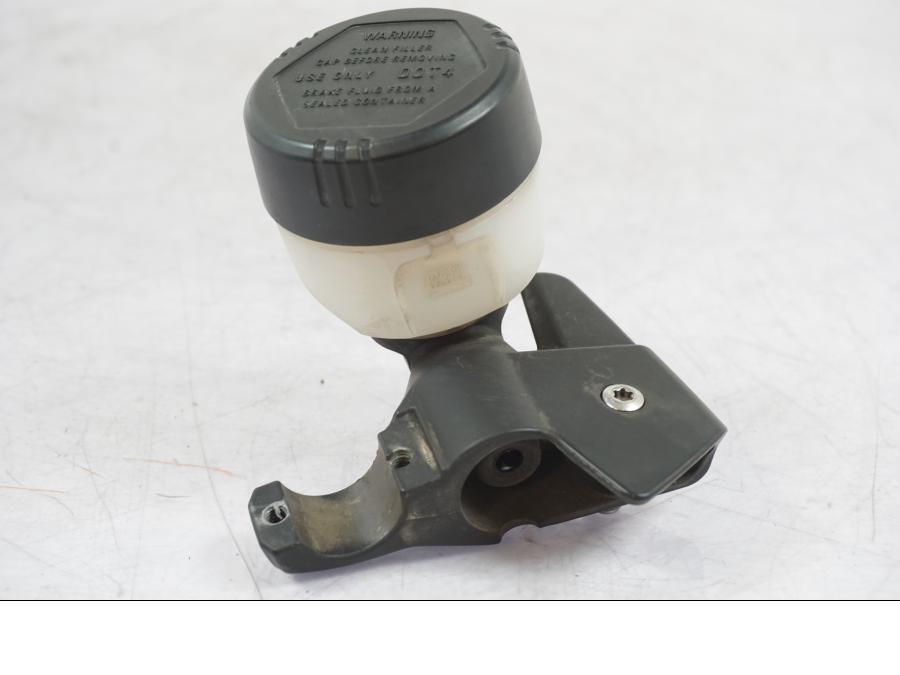 Extrabild1 på Bromshuvudcylinder från en BMW R 1200 GS -2005 motorcykel.