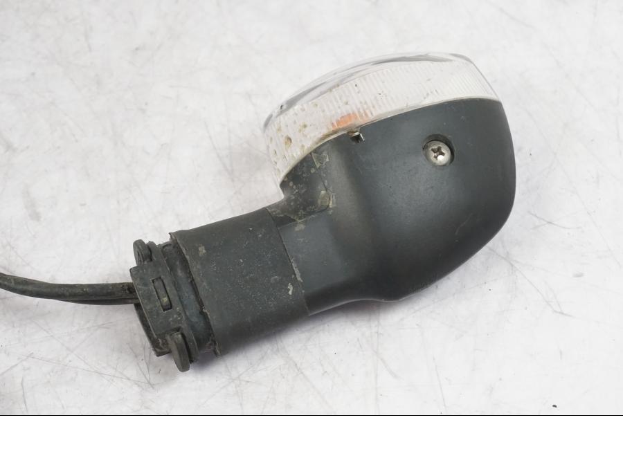 Snett uppifrån på Blinkers från en Yamaha MT-09 -2016 motorcykel.