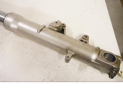 Vänster sida på Gaffelben från en Suzuki GSX-R 600 -2000 motorcykel.