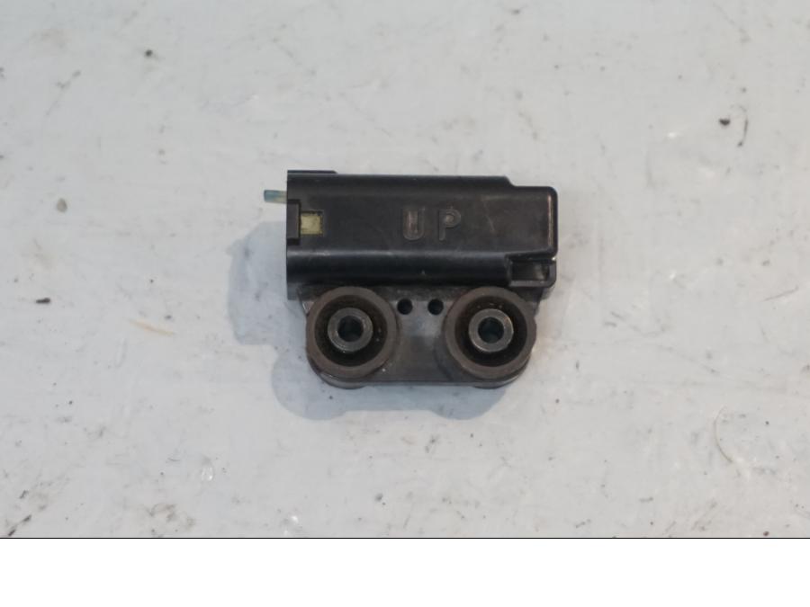 Framsidan på Tilt Sensor från en Yamaha XJ 6 -2011 motorcykel.