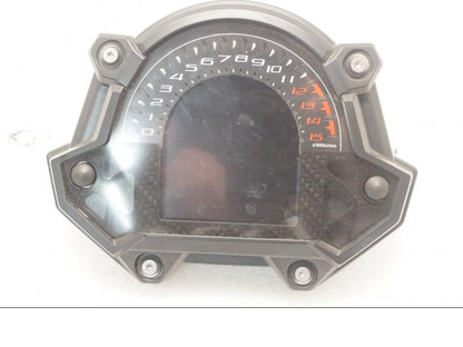 Framsidan på Instrumentpanel från en Kawasaki Z 400 -2020 motorcykel.