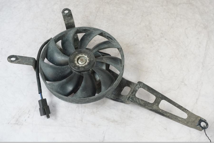 Framsidan på Vattenkylfläkt från en Kawasaki ZX-10R -2008 motorcykel.