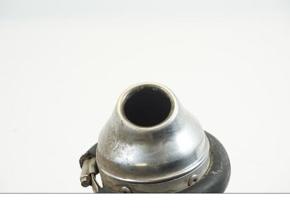 Snett nerifrån på Ljuddämpare från en KTM 660 SMC -2006 motorcykel.