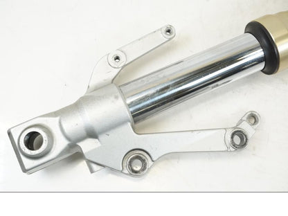 Baksidan på Gaffelben från en Yamaha YZF 1000 R1 -2001 motorcykel.