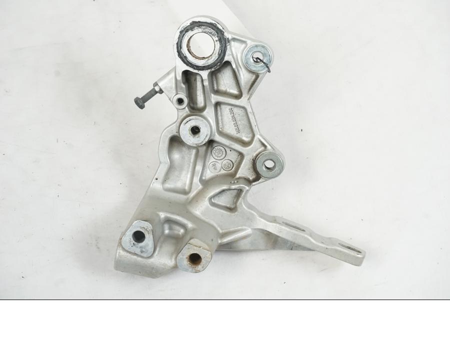 Extrabild2 på Fotpinnefäste från en Husqvarna 701 SUPERMOTO ABS -2016 motorcykel.