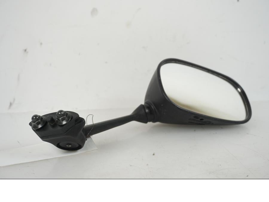 Framsidan på Backspegel från en Yamaha YZF R6 -2008 motorcykel.