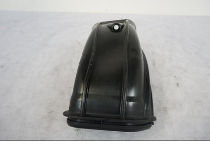 Extrabild1 på Luftrör från en KTM 1290 Super Duke R -2023 motorcykel.