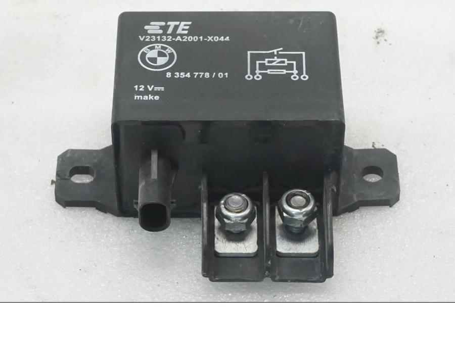 Framsidan på Startrelä från en BMW R 1200 GSA -2017 motorcykel.