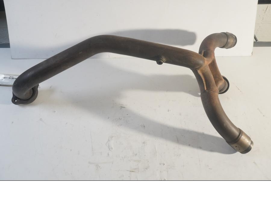 Baksidan på Grenrör från en Ducati Monster 900 -2000 motorcykel.