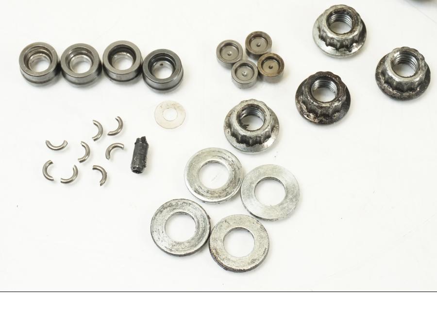 Höger sida på Topplock från en Ducati Hyperstrada -2013 motorcykel.