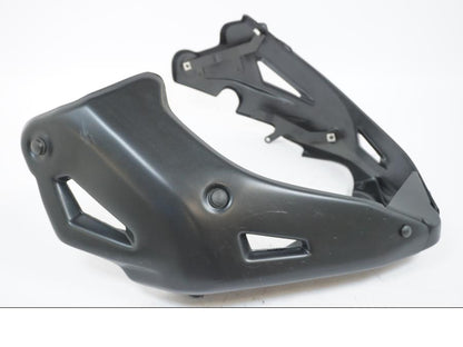 Vänster sida på Magkåpa från en Honda CB 650 R -2019 motorcykel.