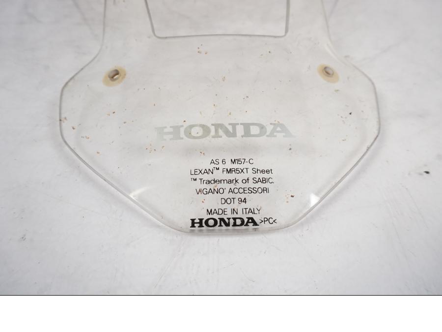 Baksidan på Vindruta från en Honda CRF 1000 Africa Twin -2016 motorcykel.