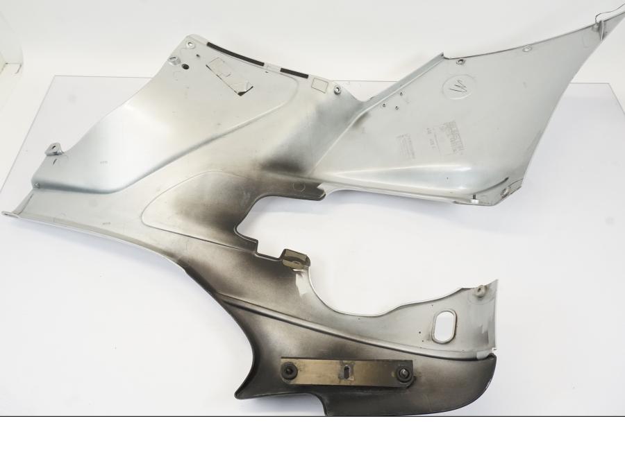 Höger sida på Sidkåpa från en BMW R 1150 RS -2003 motorcykel.