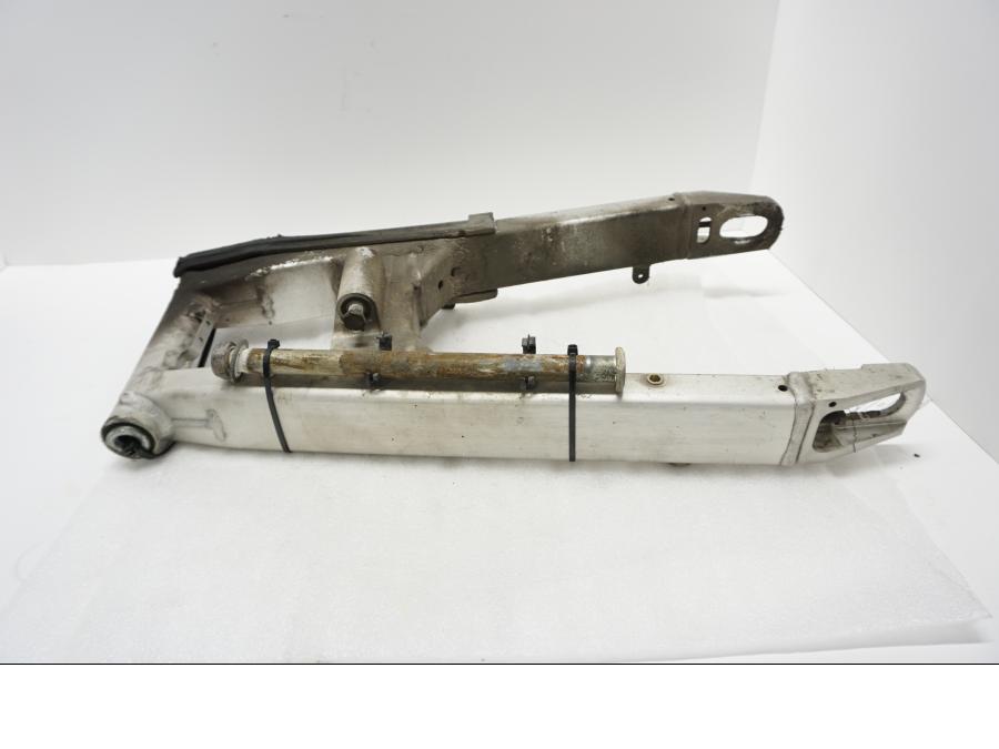 Framsidan på Sving från en Yamaha TDM 900 -2002 motorcykel.