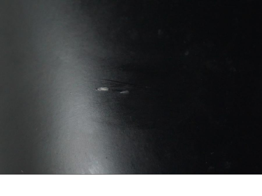 Snett nerifrån på Bensintank från en H-D Softail Standard FXST -2001 motorcykel.