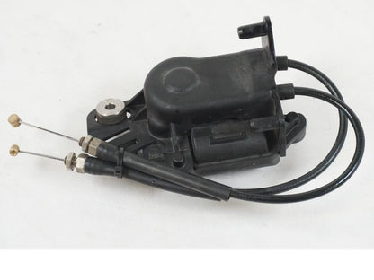 Snett nerifrån på Avgasspjällmotor från en BMW R 1250 GS -2021 motorcykel.