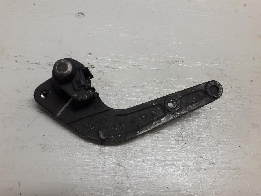 Framsidan på Bromsoksfäste från en Honda CBR 1000 F -1999 motorcykel.