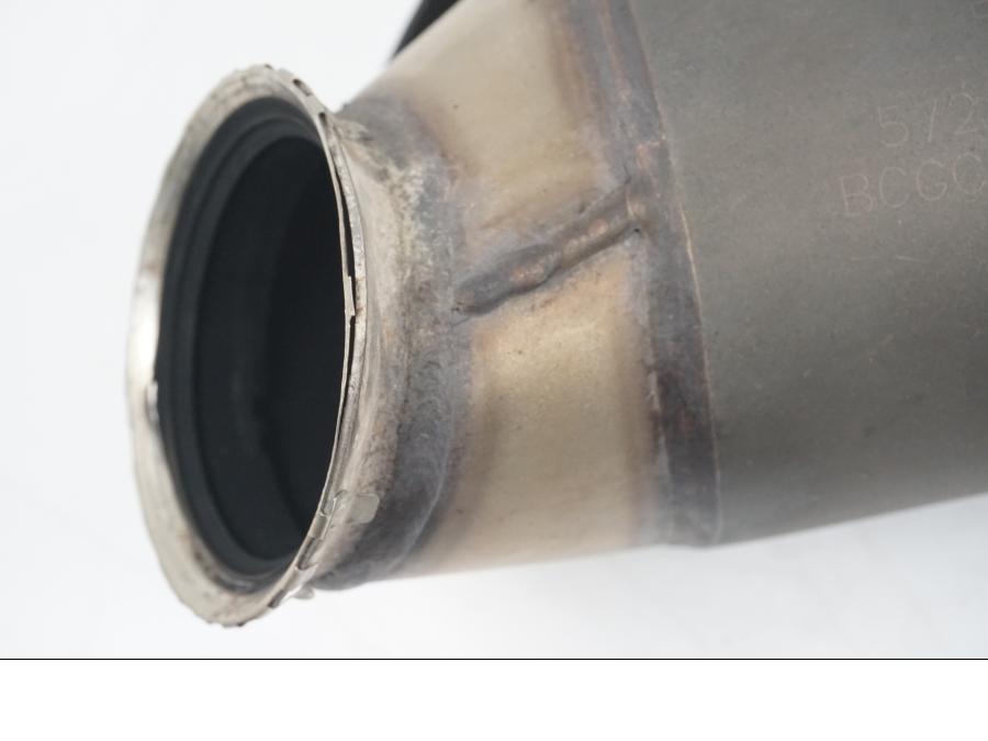 Extrabild4 på Ljuddämpare från en Ducati Hyperstrada -2013 motorcykel.