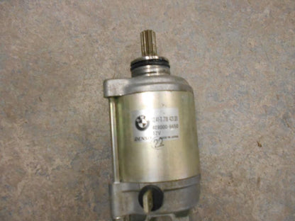 Baksidan på Startmotor från en BMW S 1000 RR -2010 motorcykel.