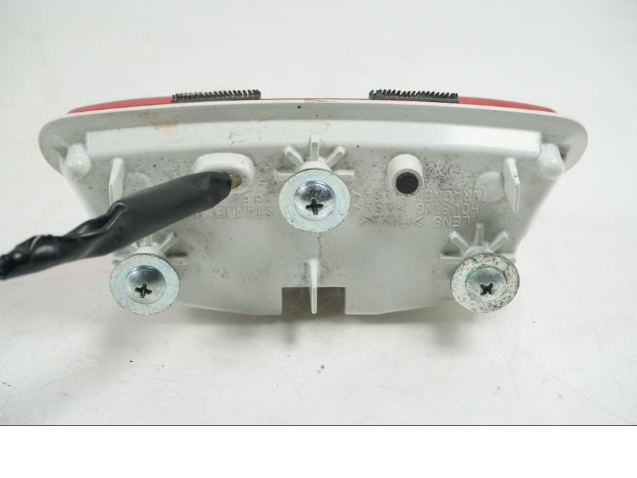 Snett nerifrån på Baklampa från en Suzuki GSX-R 750 -2008 motorcykel.