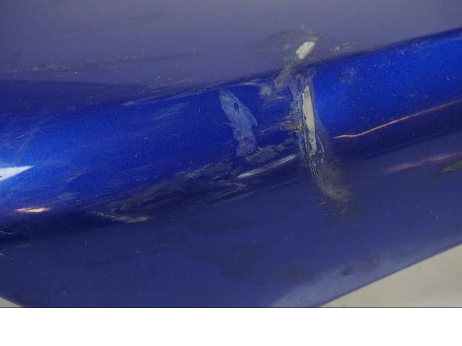 Höger sida på Bakvinge från en Yamaha YZF 1000 R1 -2007 motorcykel.