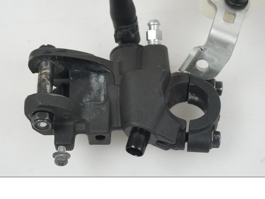 Extrabild2 på Bromshuvudcylinder från en Suzuki GSX-R 1000 -2007 motorcykel.