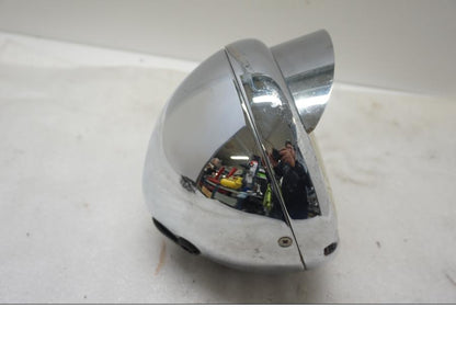 Höger sida på Strålkastare från en Suzuki VL 800 -2004 motorcykel.