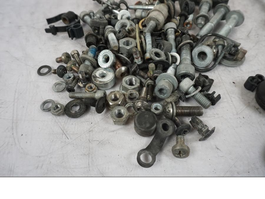 Snett uppifrån på Skruv / Mutter etc från en BMW R 1150 GS -2002 motorcykel.