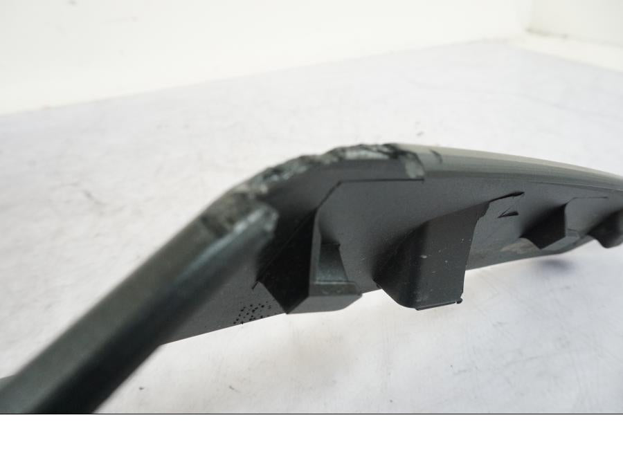 Höger sida på Bakvinge från en KTM 125 Duke -2022 motorcykel.